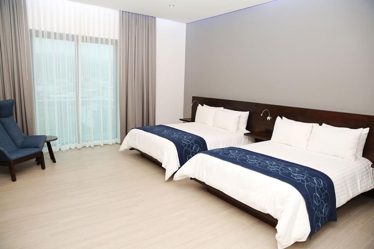 Hotel Marea Vista 恩塞纳达港 外观 照片