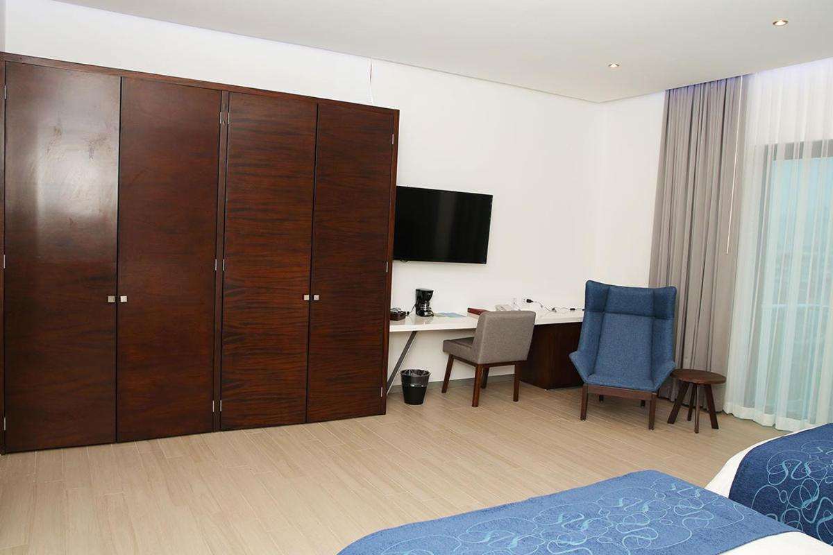 Hotel Marea Vista 恩塞纳达港 外观 照片
